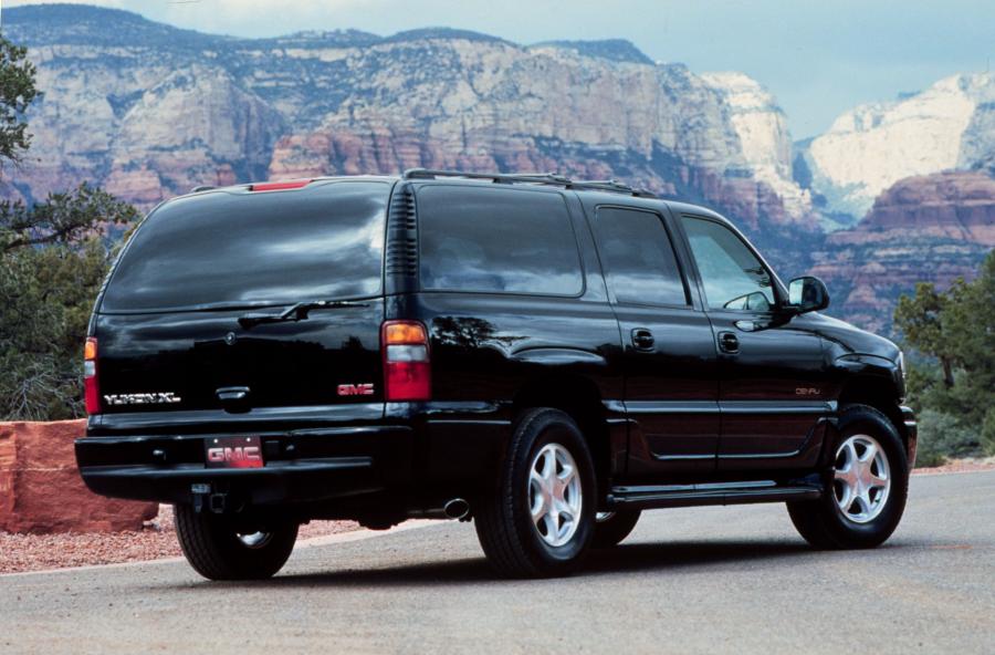  GMC Yukon XL Denali 2000 года  (фото 5 из 7)